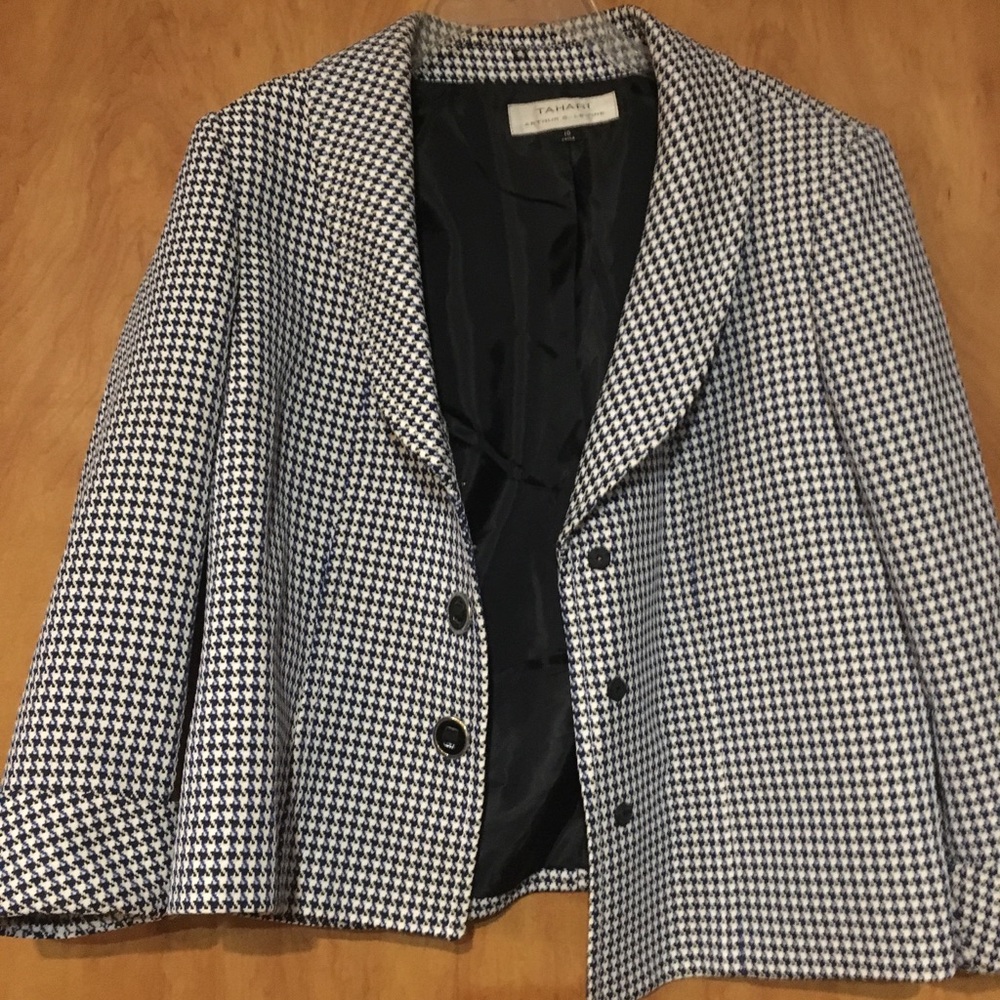 Suit jacket shorter